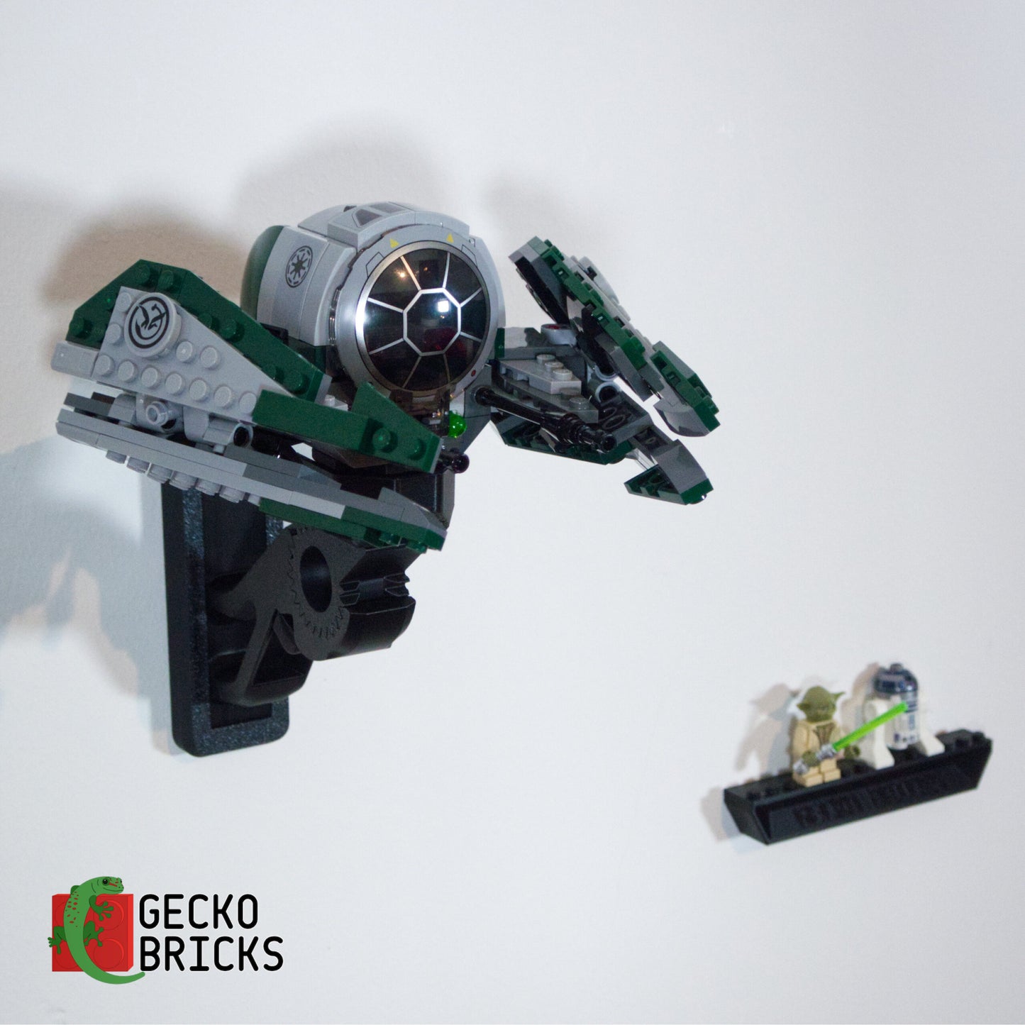 Yoda's Starfighter - 75360 - Wall Mount image 4
