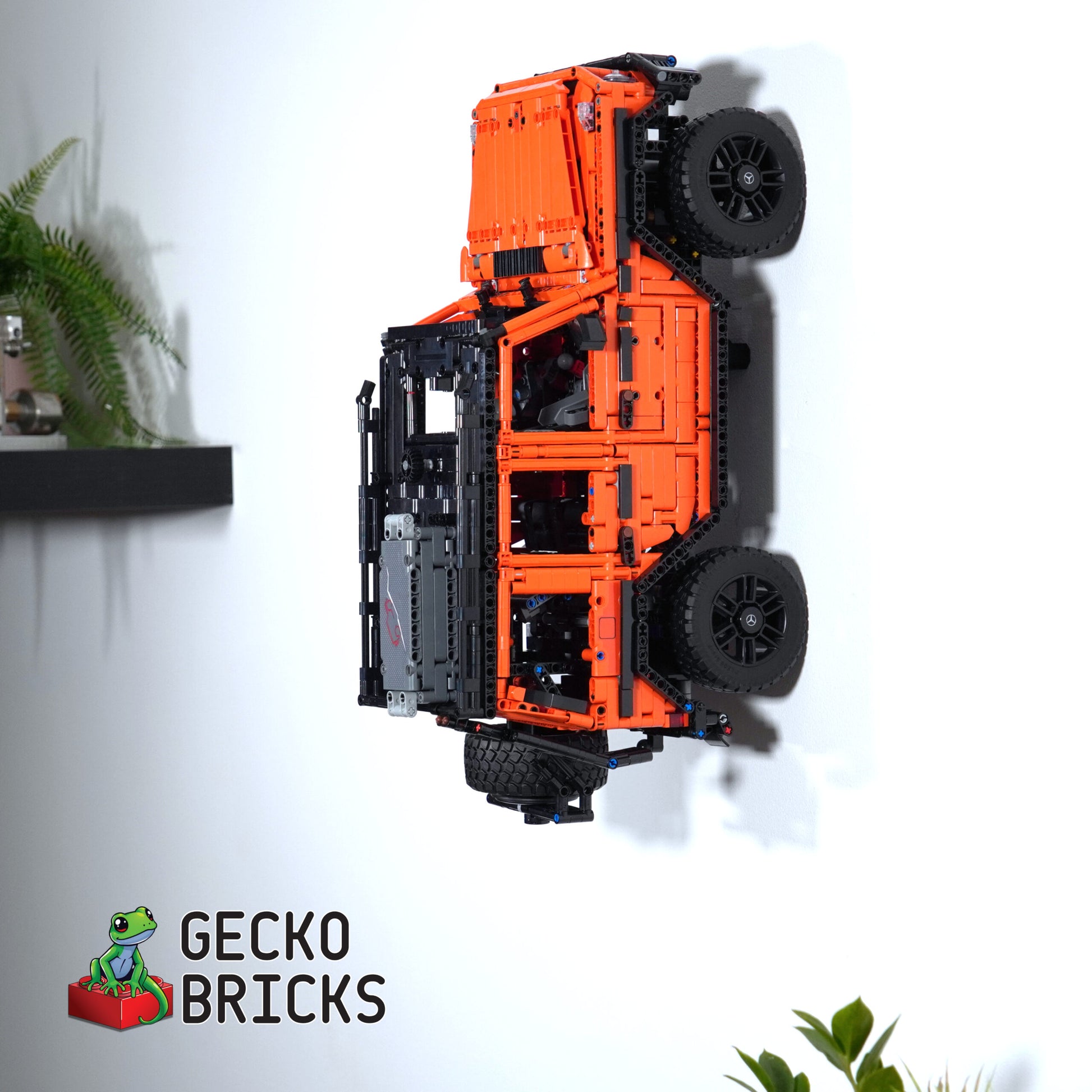 Mercedes G500 - 42177 - Wall Mount image 1