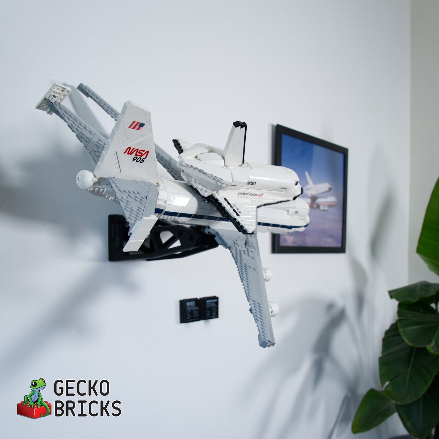 Shuttle Carrier Aircraft Wall Mount - 10360 image 2