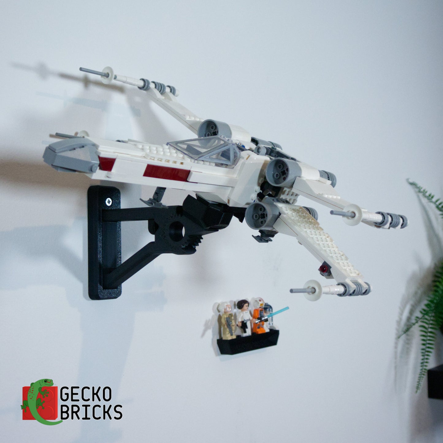 Luke Skywalker's X-Wing Fighter - 75301 - Wall Mount image 3