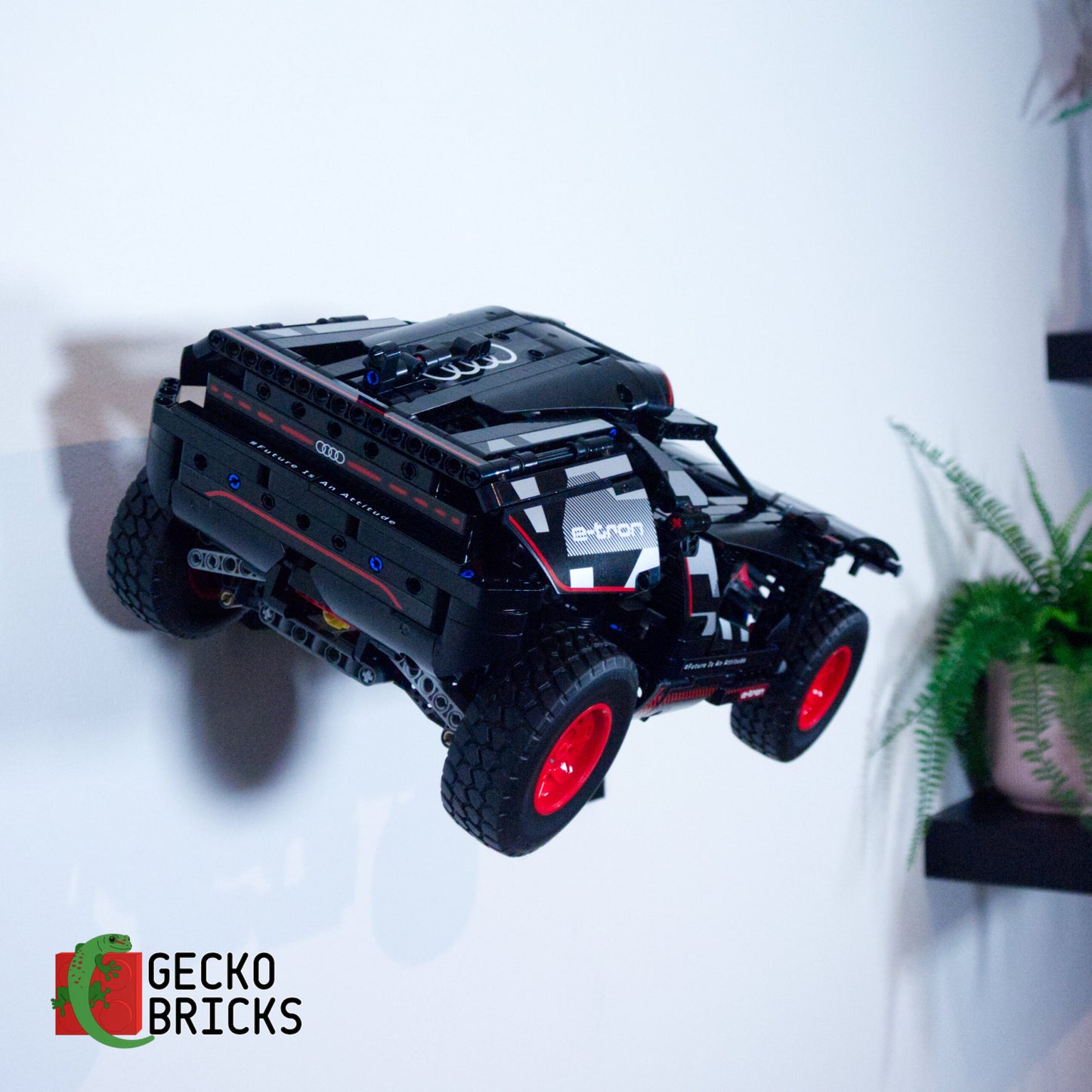 Audi RS Q E-Tron - 42160 - Wall Mount image 2