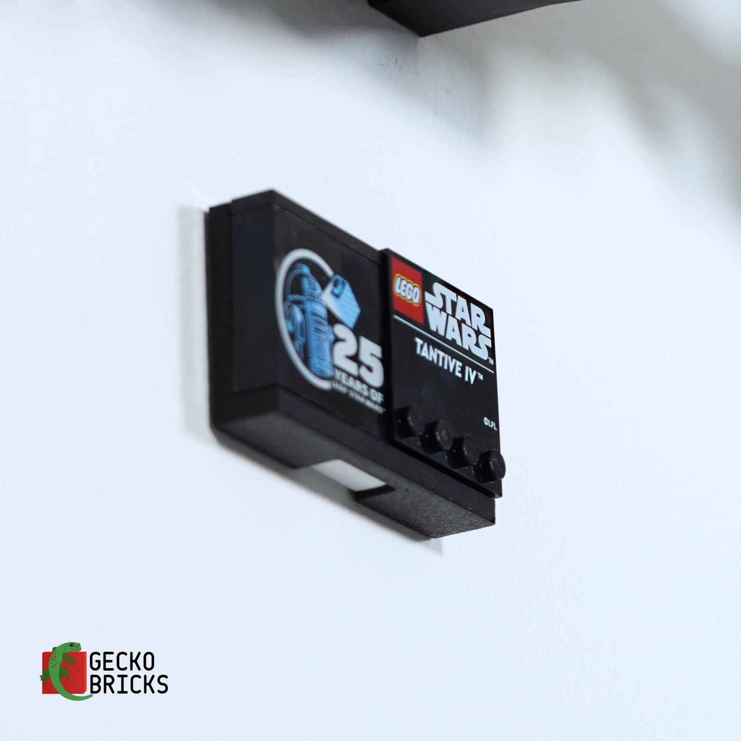 Millennium Falcon Midi - 75375 - Wall Mount image 9