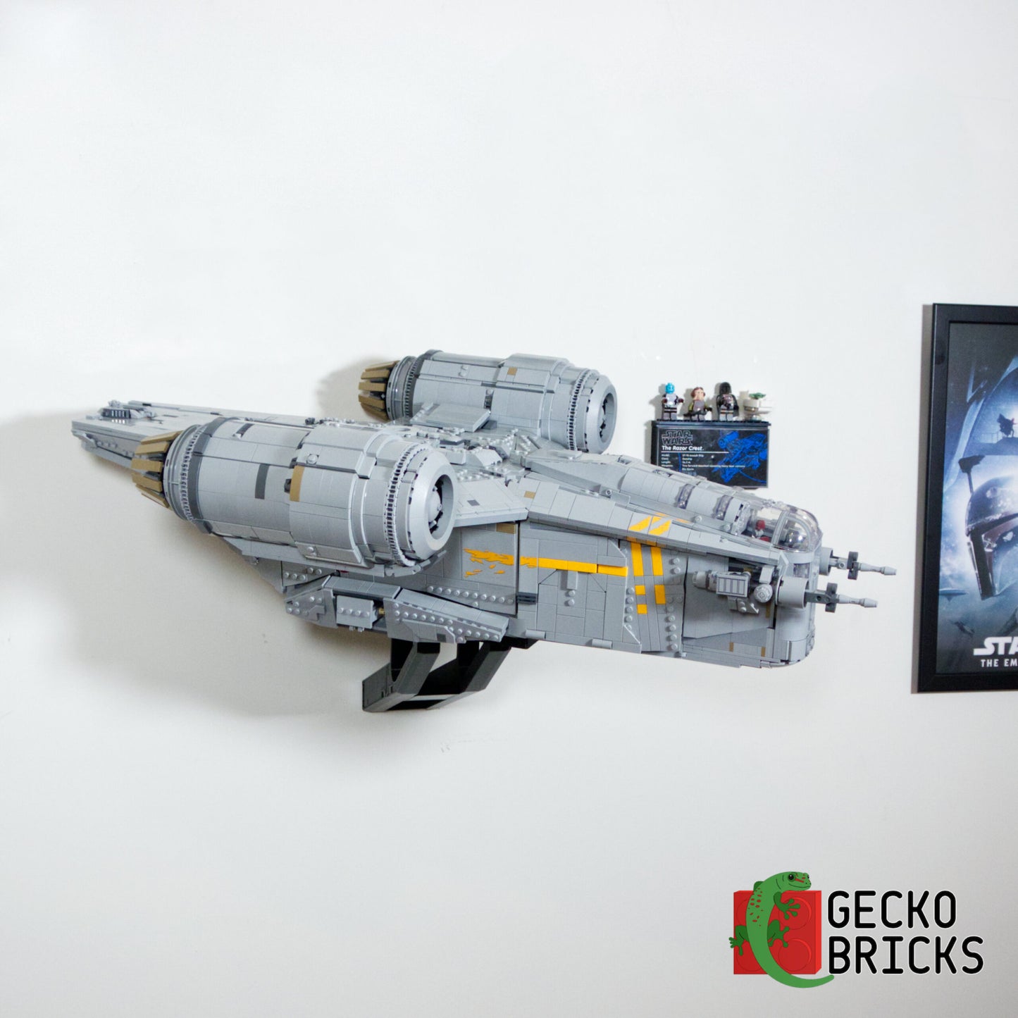 The Razor Crest UCS - 75331 - Wall Mount image 2