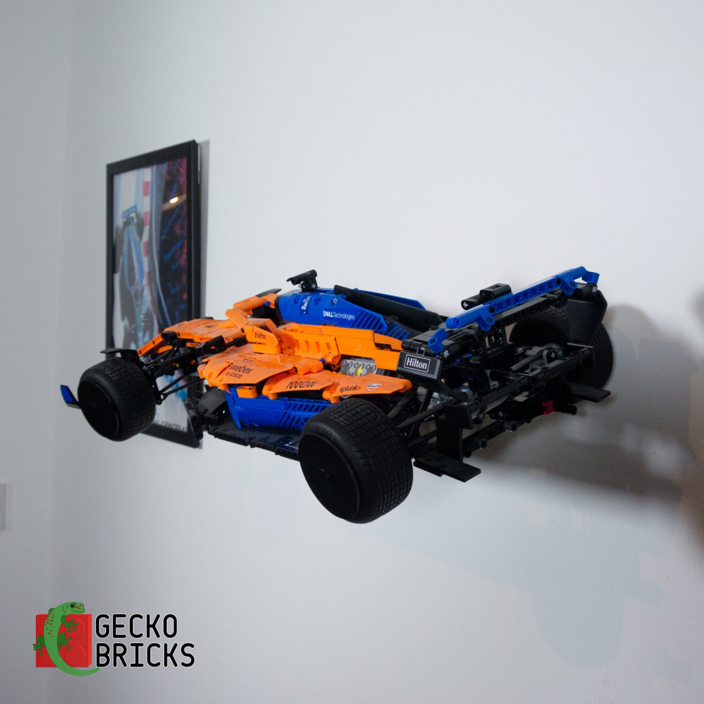 McLaren F1 - 42141 - Angled Wall Mount image 5