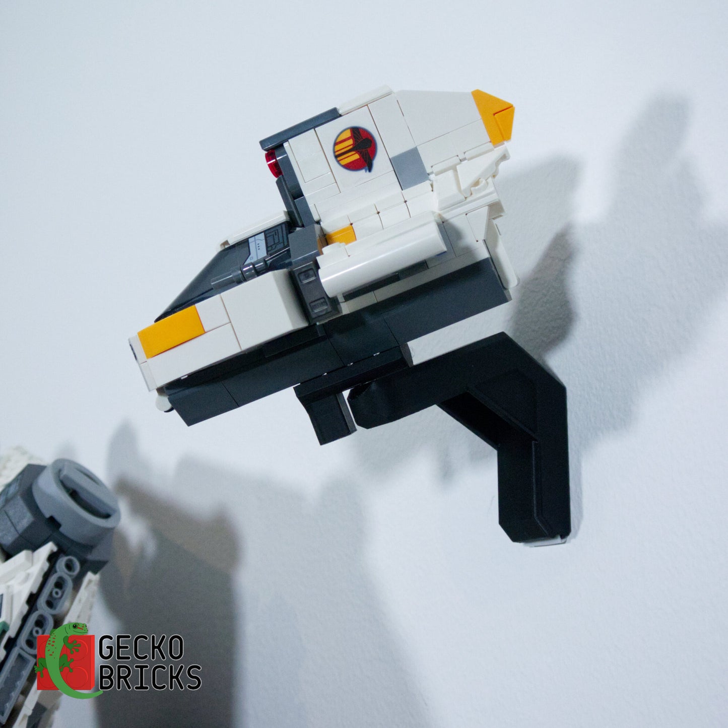 The Ghost and Phantom II - 75357 - Wall Mount image 3