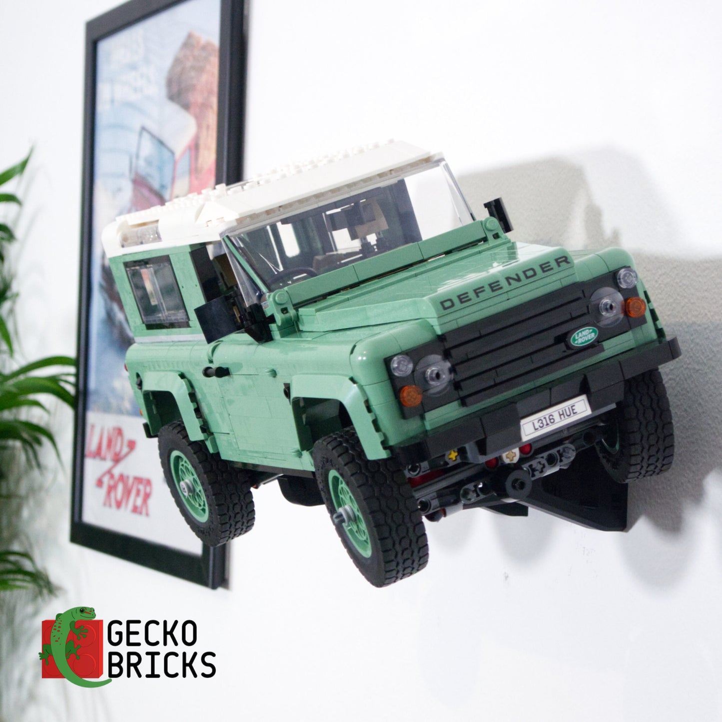 Classic Land Rover - 10317 - Wall Mount image 1