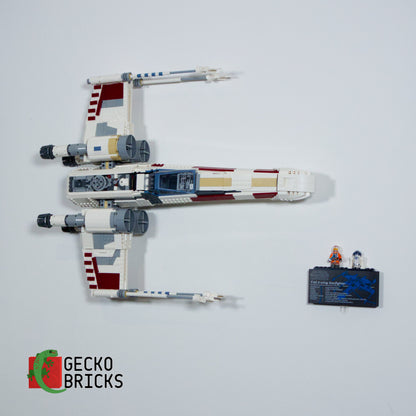 UCS X-Wing - 10240/75355 - Wall Mount image 1