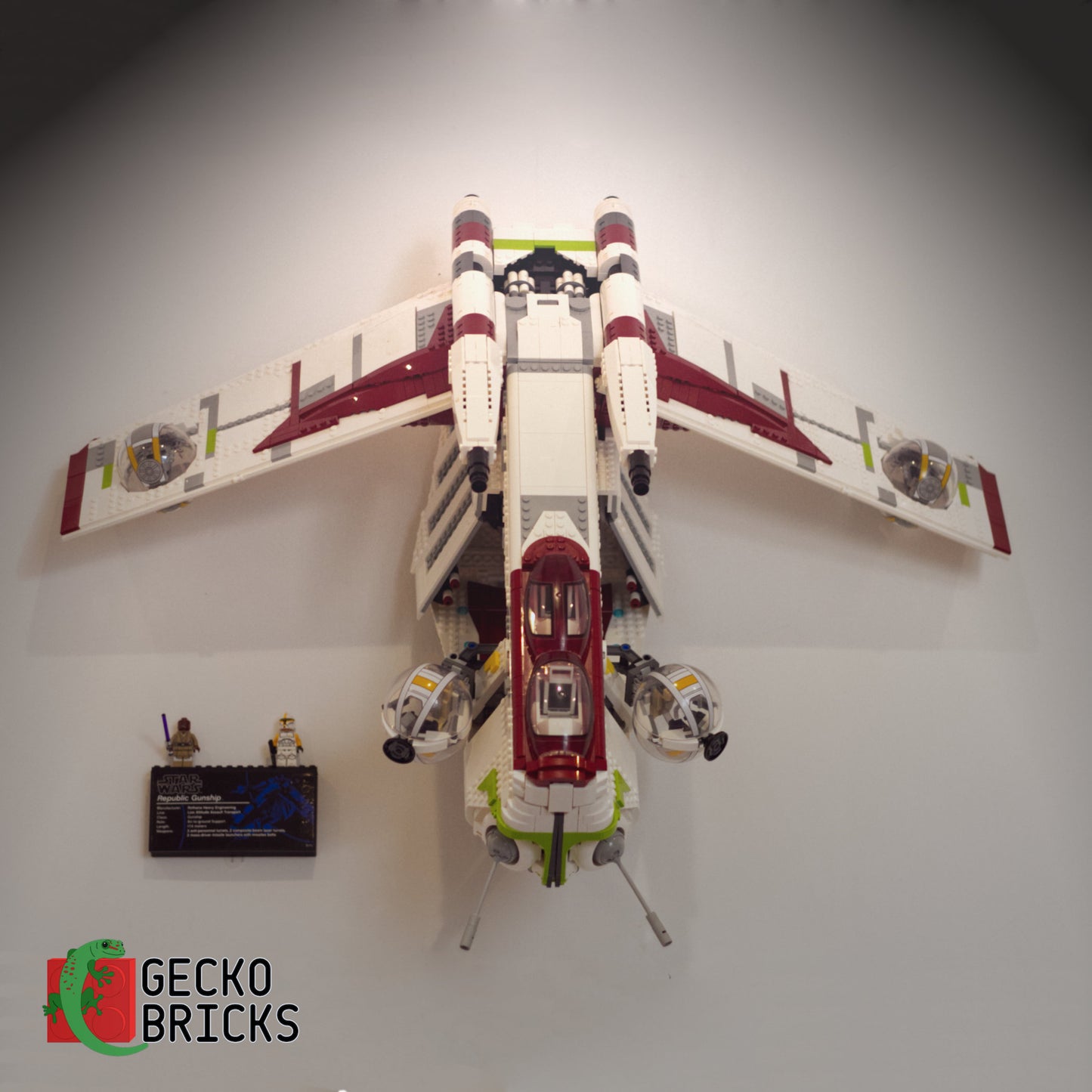 Republic Gunship - 75309 - Wall Mount image 2