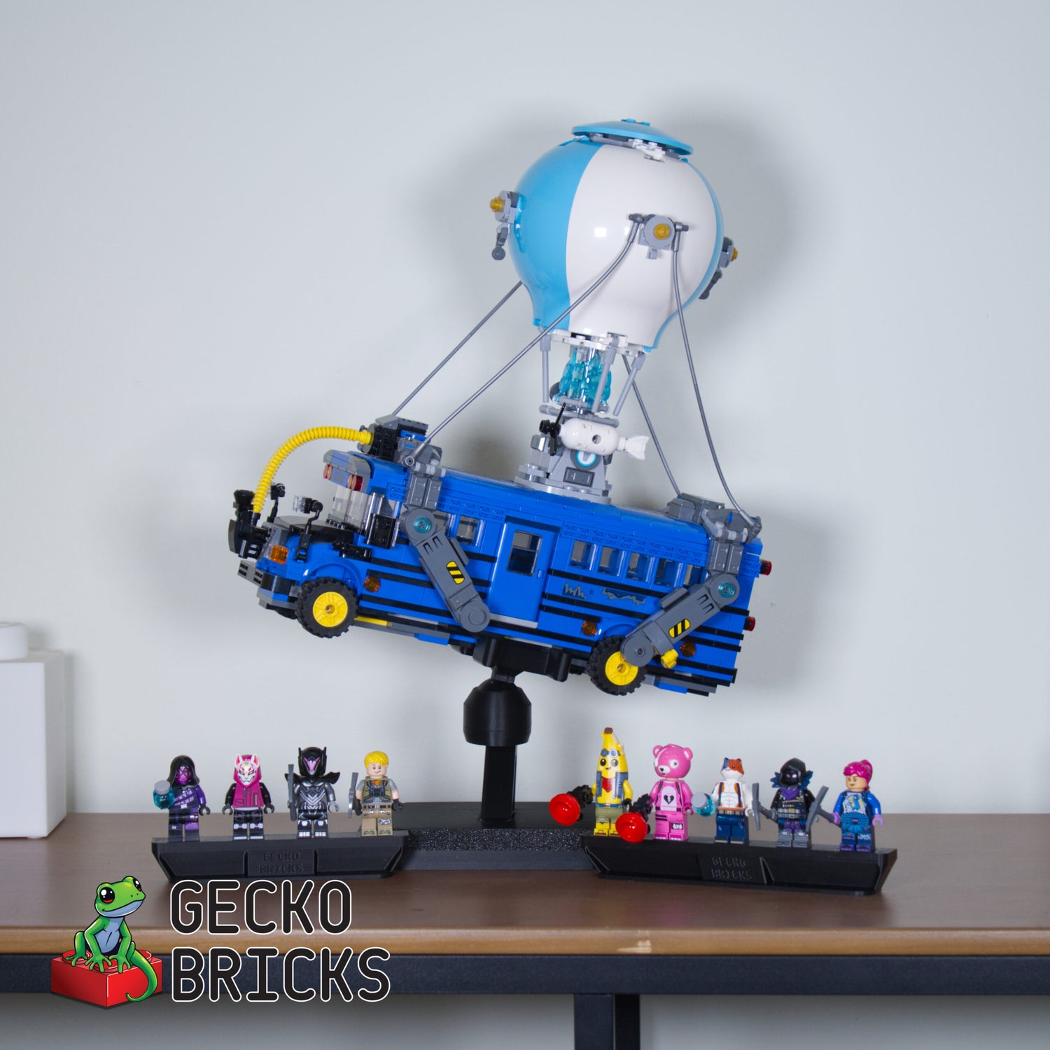 Battle Bus Desk Stand, Fortnite - 770723 image 0