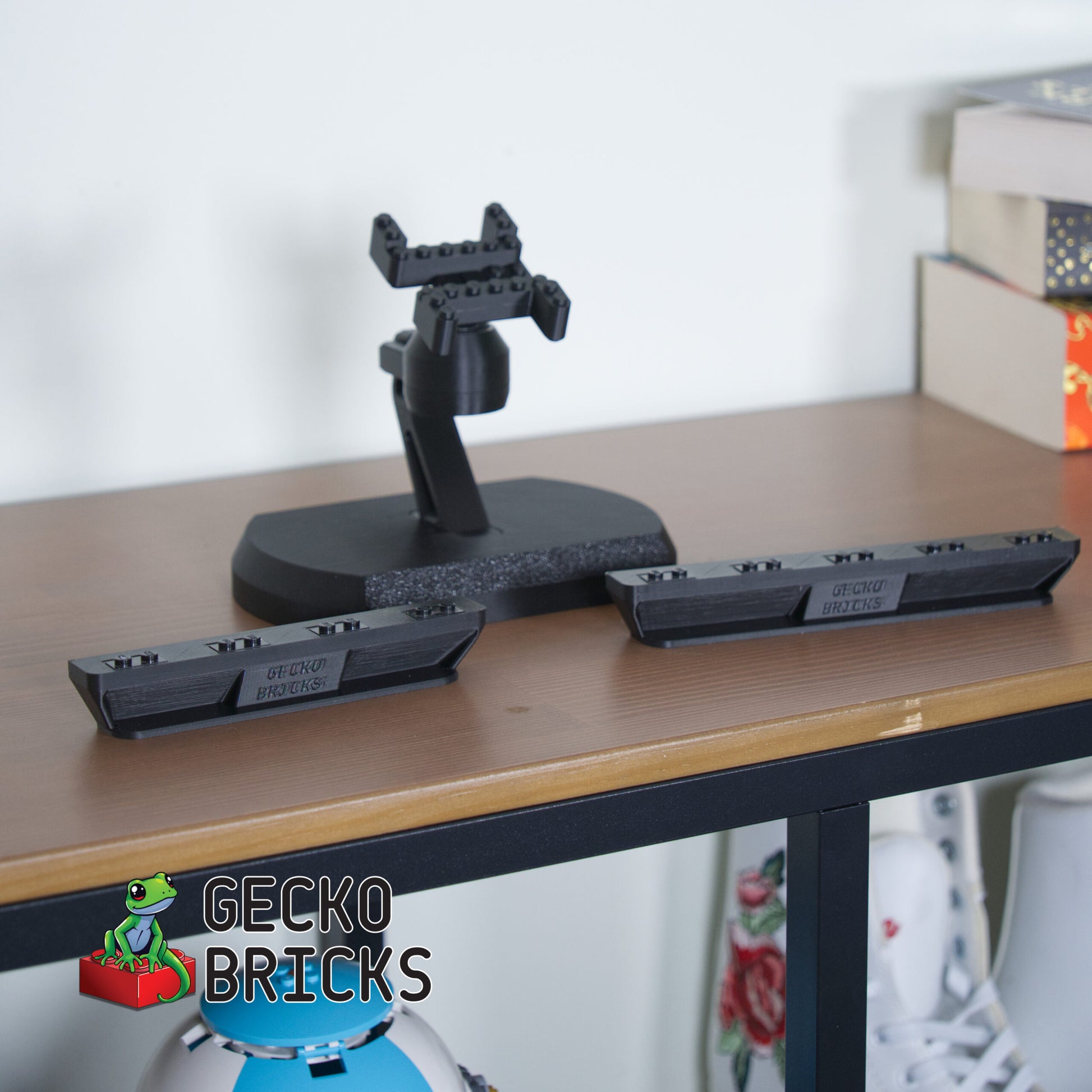 Battle Bus Desk Stand, Fortnite - 770723 image 2