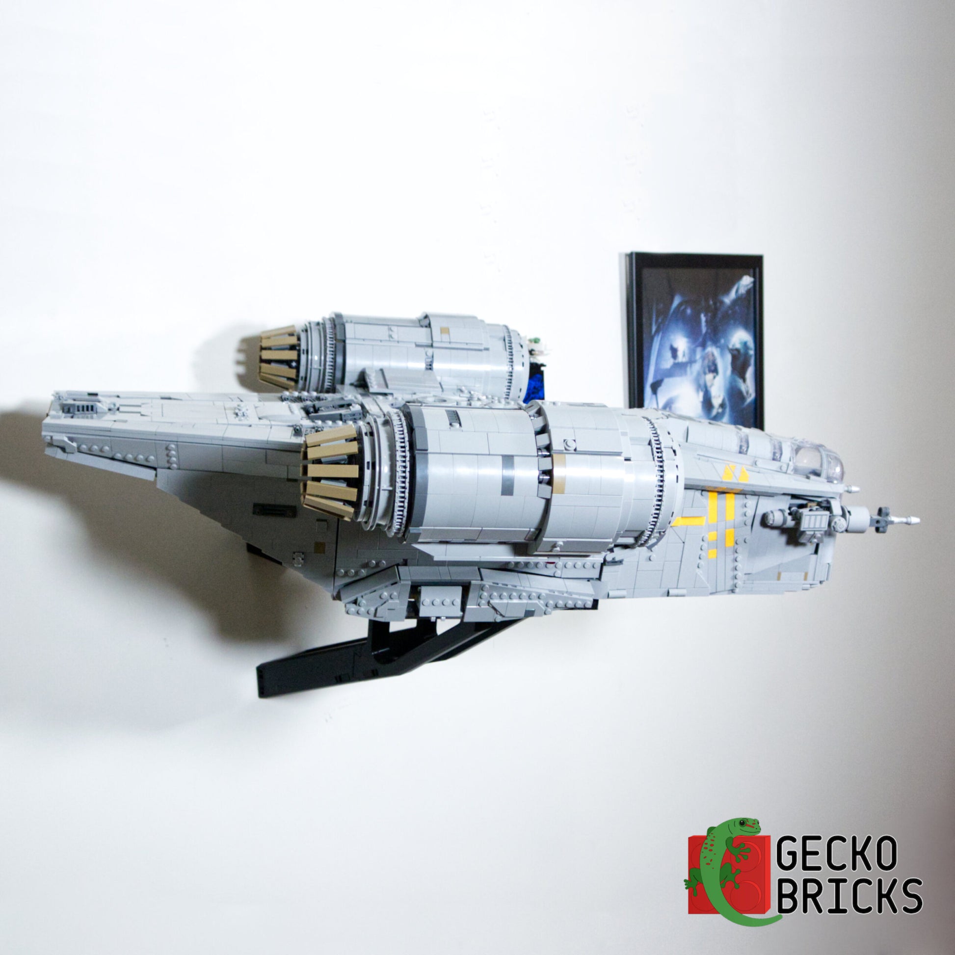 The Razor Crest UCS - 75331 - Wall Mount image 4