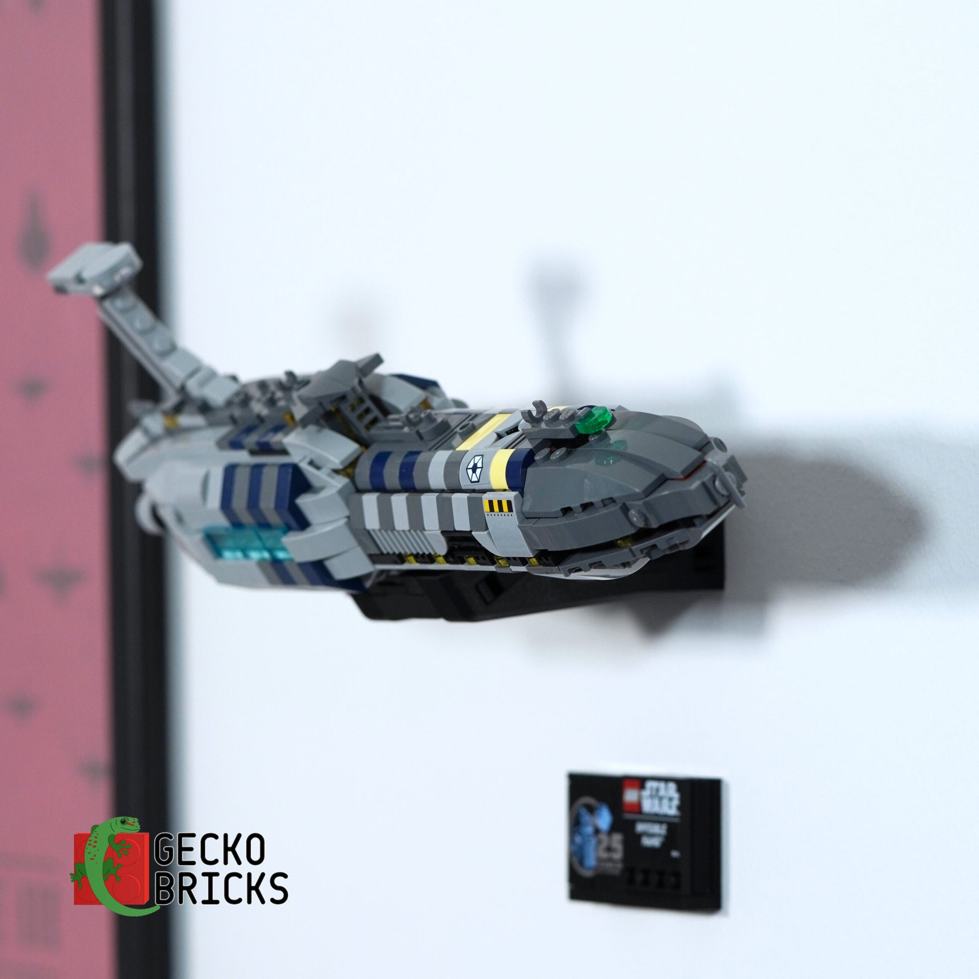 Invisible Hand Midi - 75377 - Wall Mount image 0