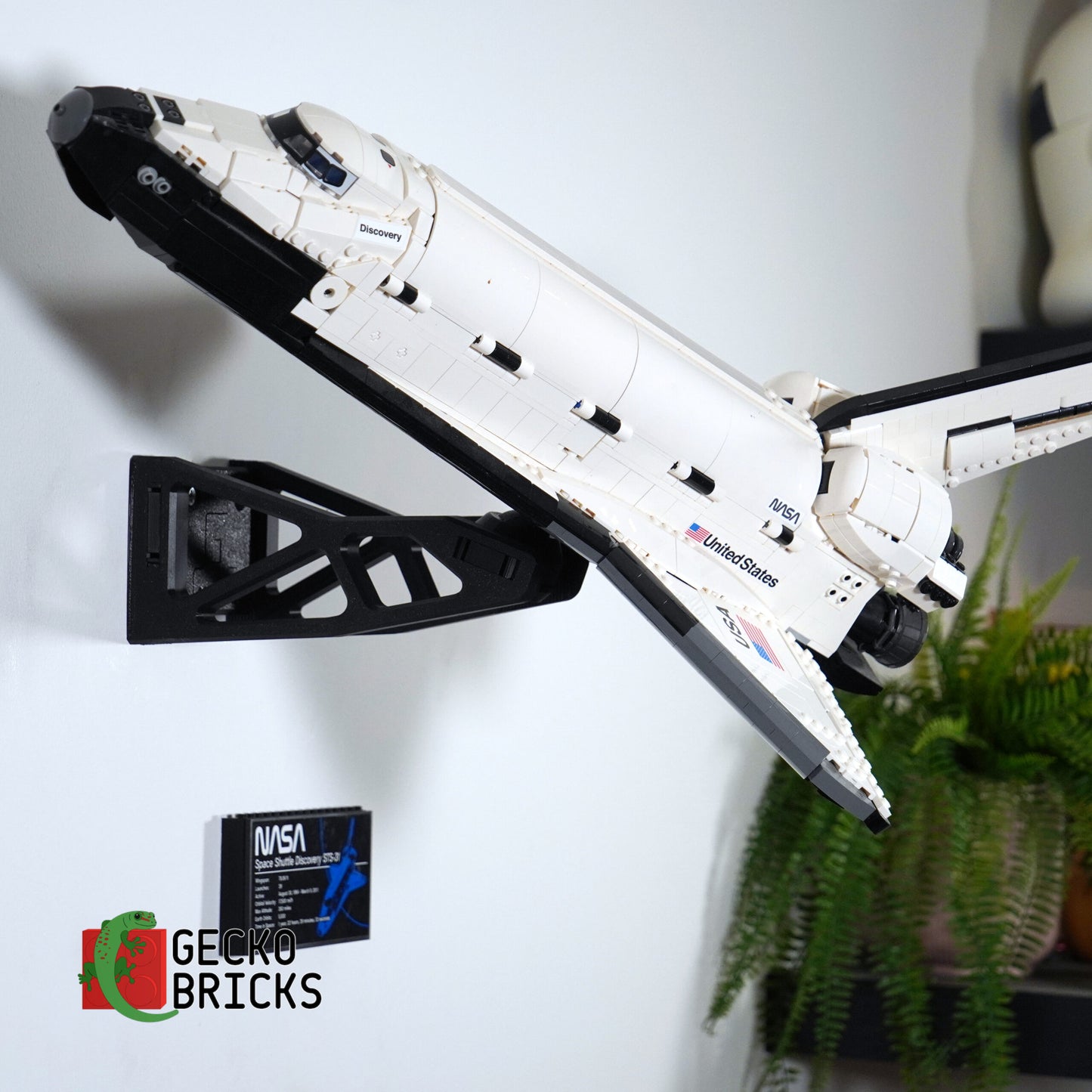 Hubble Telescope & Space Shuttle Discovery Bundle- 10283 - Wall Mount image 11