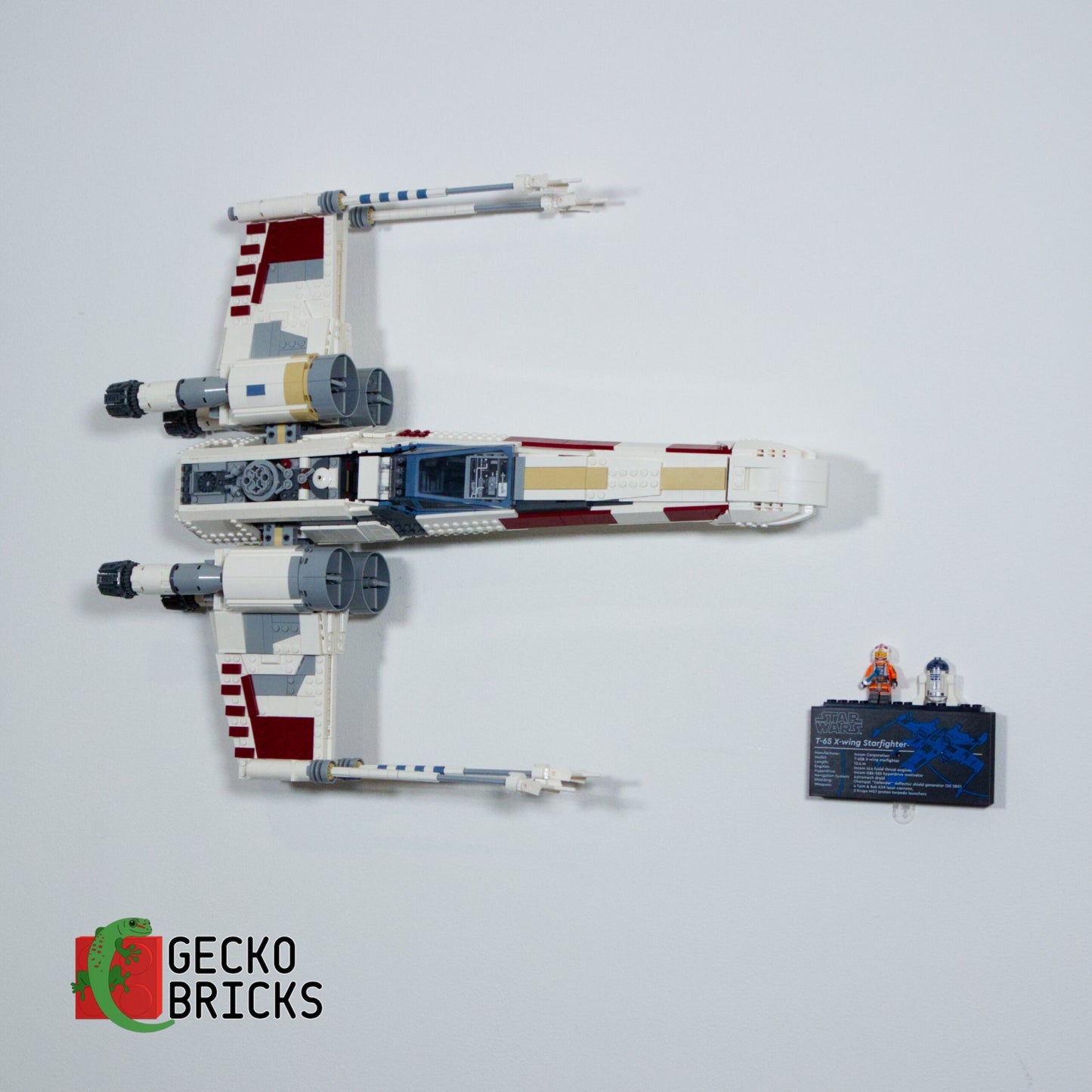 UCS X-Wing Star Wars (10240/75355) - Wall Mount image 1