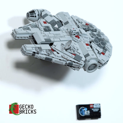 Millennium Falcon Midi - 75375 - Wall Mount image 0