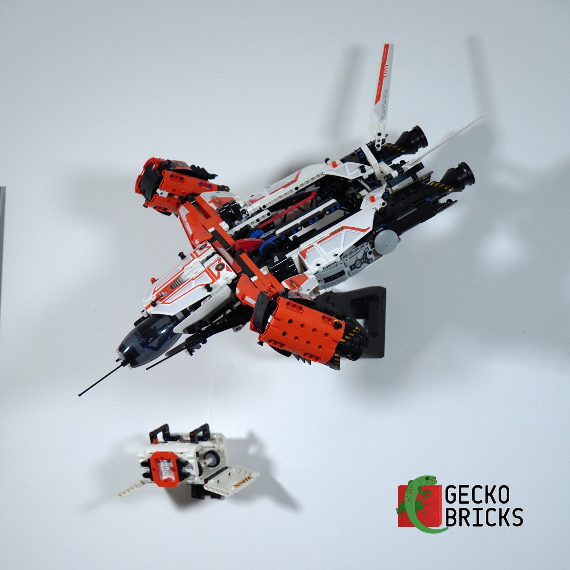 VTOL - Heavy Cargo Ship - 42181 - Wall Mount image 2