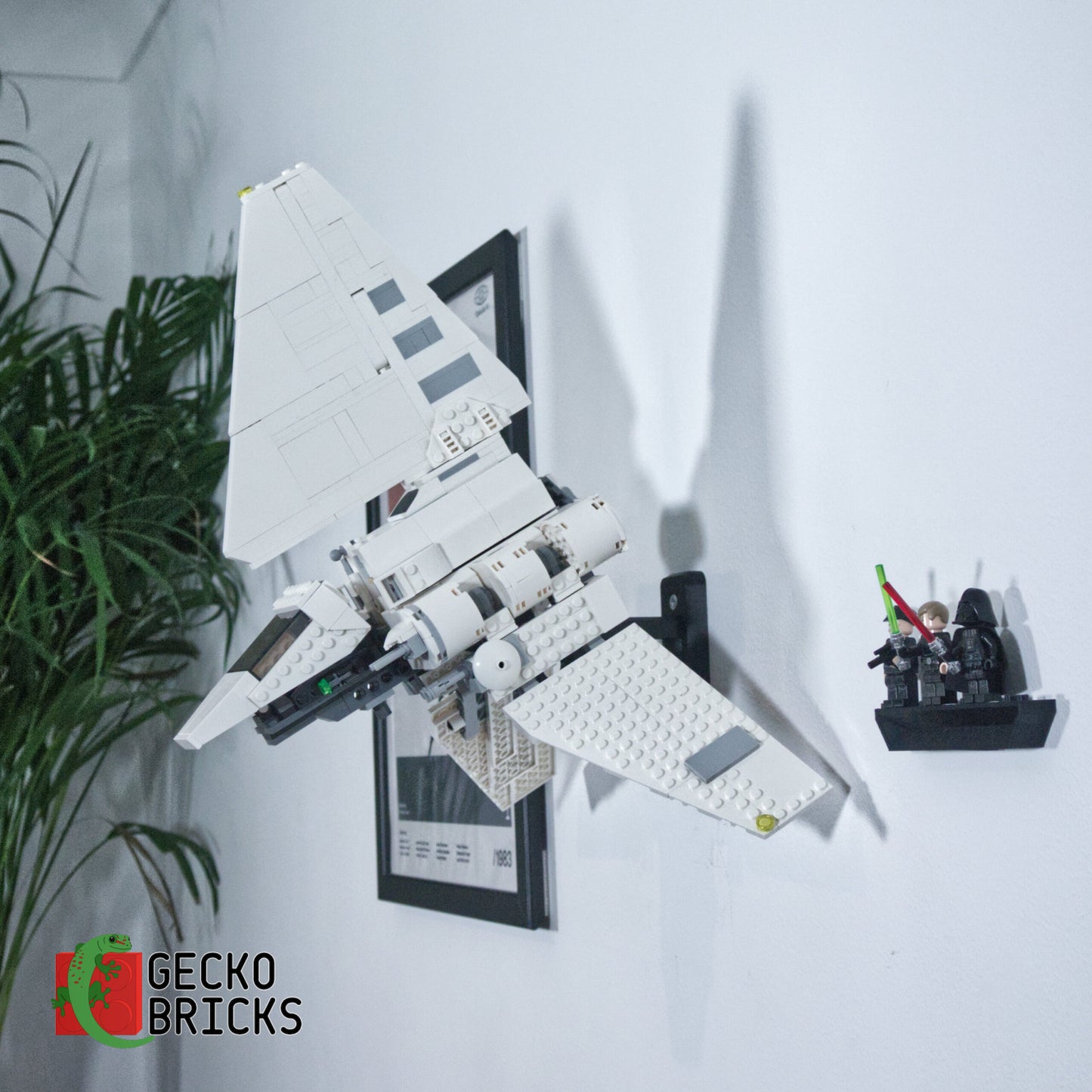 Imperial Shuttle - 75302 - Wall Mount image 2
