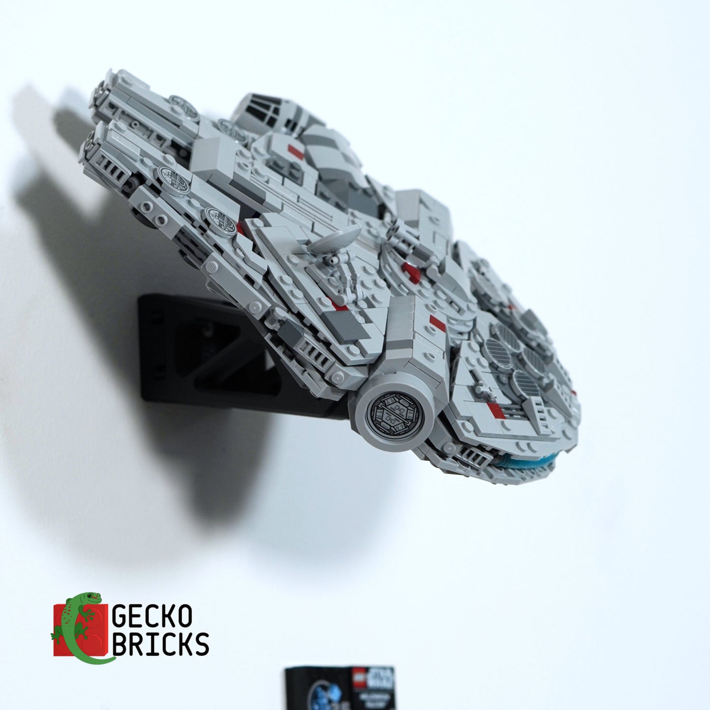 Millennium Falcon Midi - 75375 - Wall Mount image 5