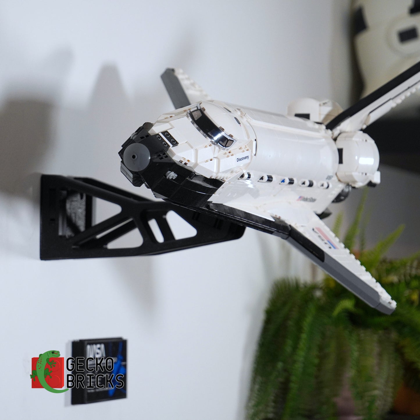 Hubble Telescope & Space Shuttle Discovery Bundle- 10283 - Wall Mount image 10