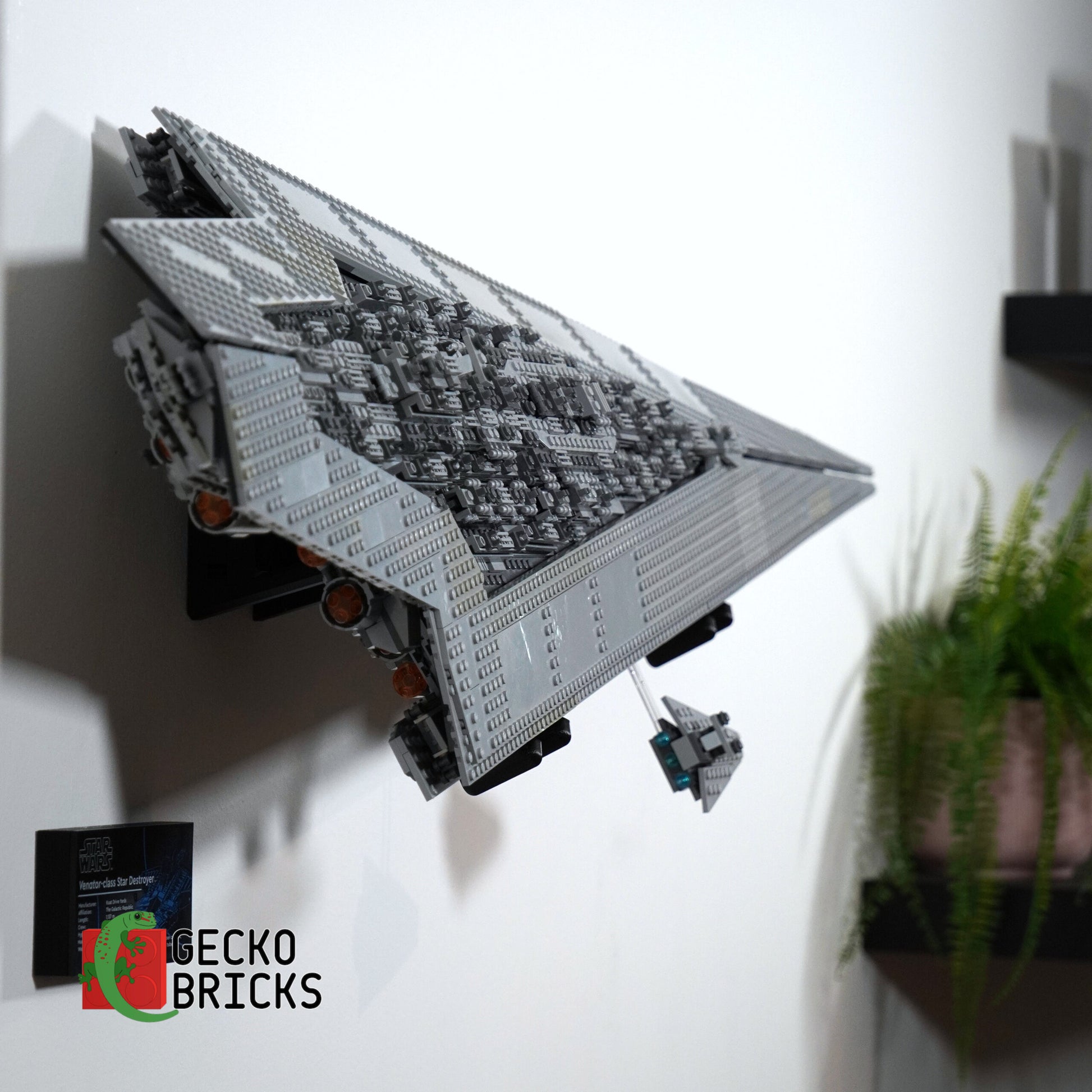 UCS Super Star Destroyer - 10221 - Wall Mount image 6