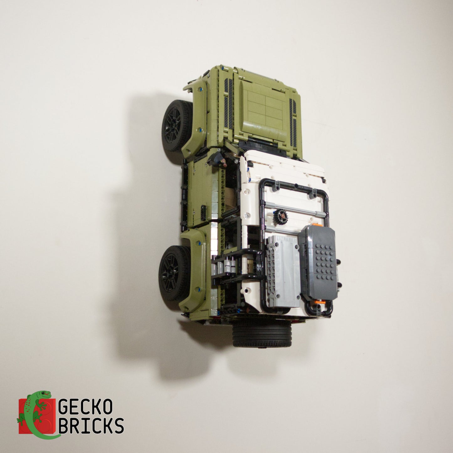 Land Rover Defender - 42110 - Wall Mount image 8