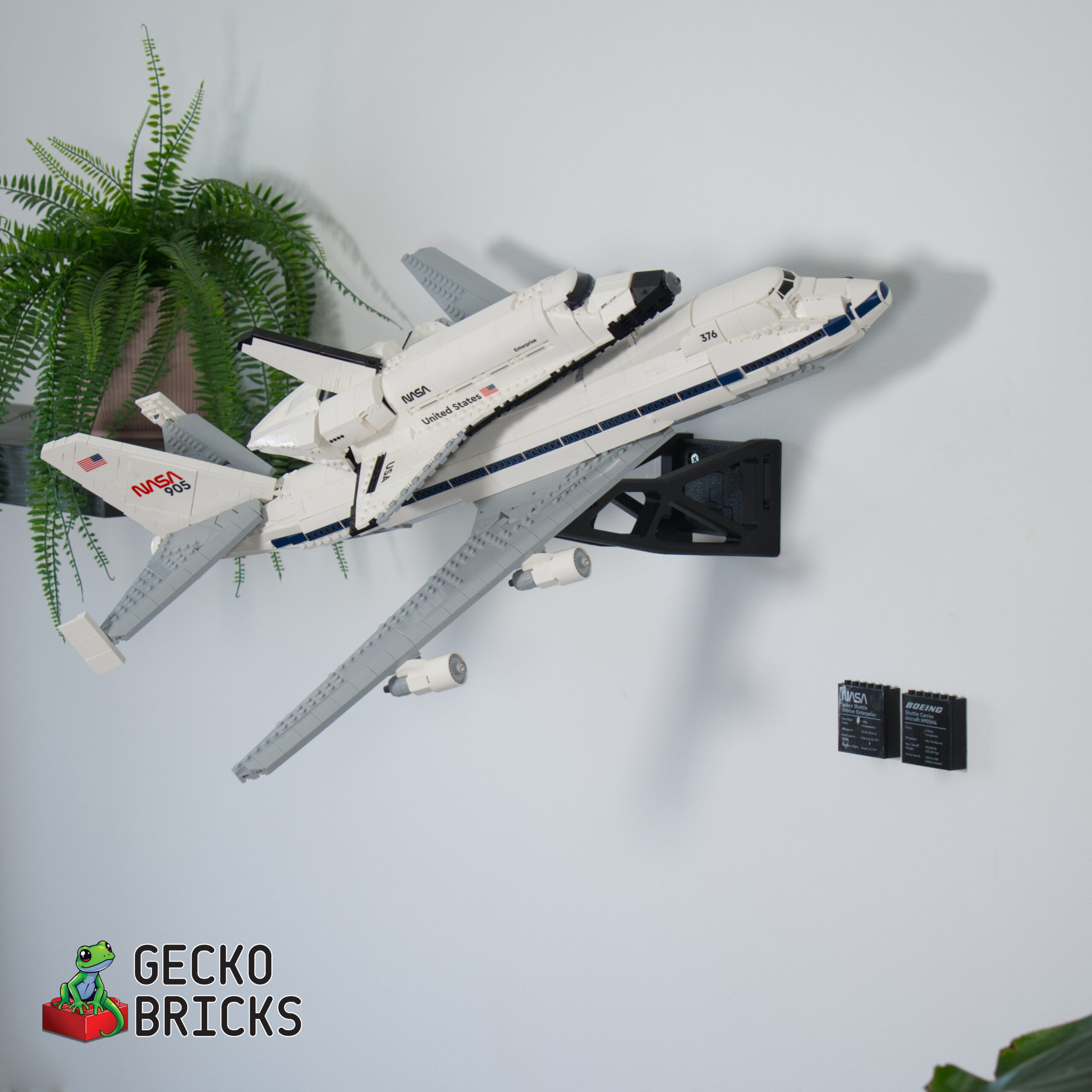 Shuttle Carrier Aircraft Wall Mount - 10360